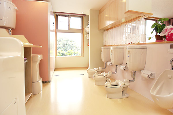 2F／トイレ・沐浴室